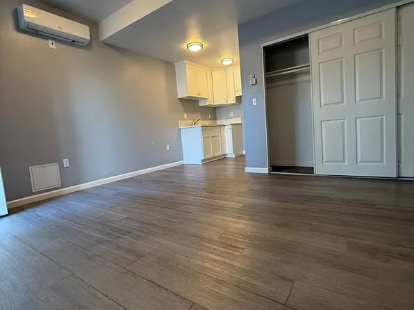 10731 Barlow Ave #J, Lynwood, CA 90262