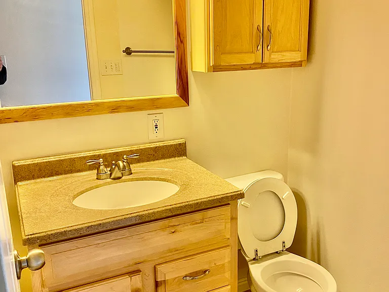 411 E 100 S — Photo 17