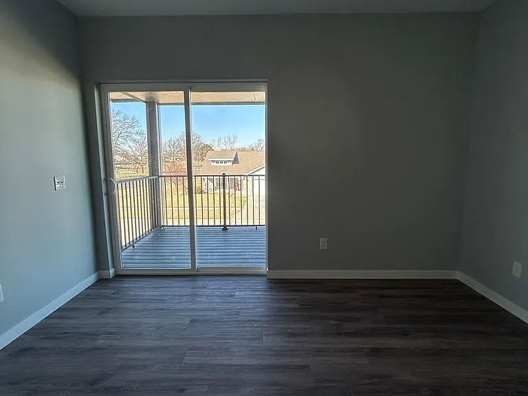 2724 Silver St — Photo 27
