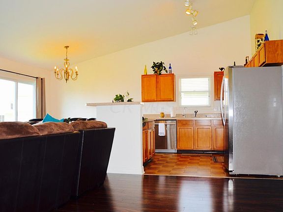 4th image of 547 Slate Ln