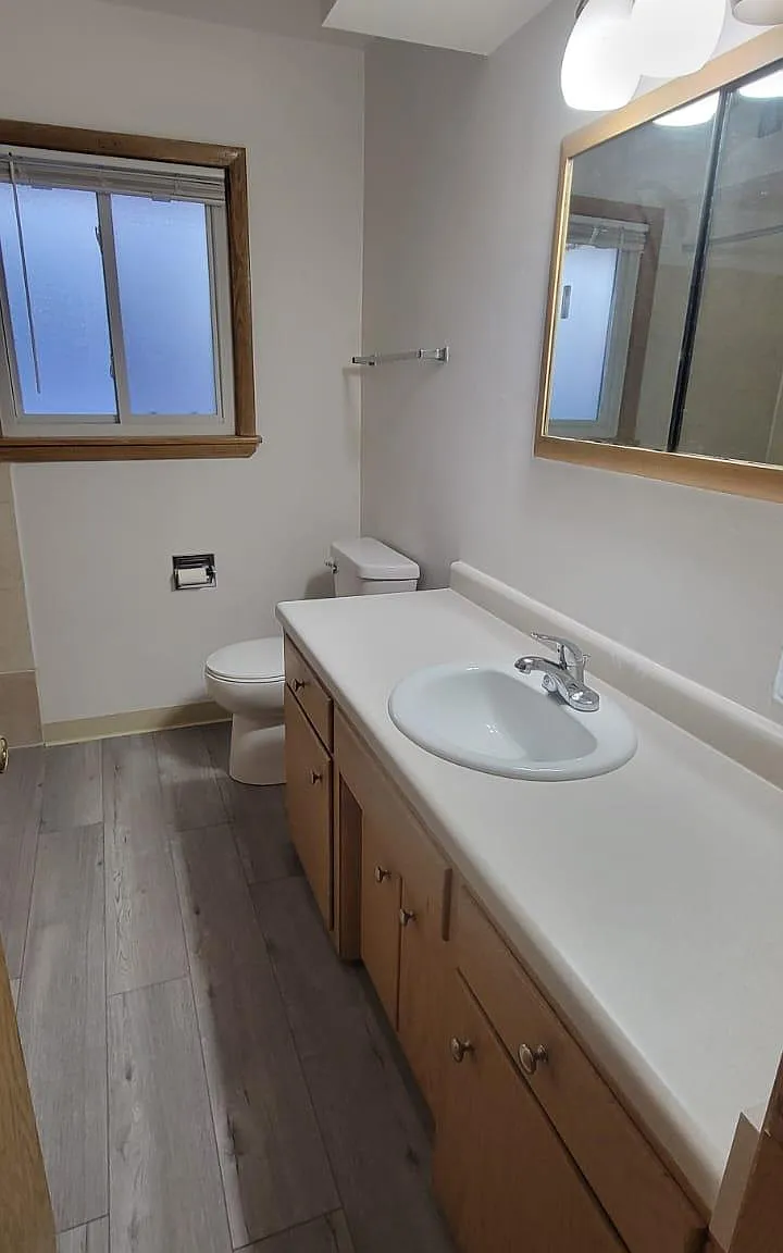 2 bed, 875 sqft, $1,200 — Photo 2
