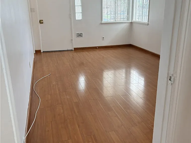 1715 W Olympic Blvd — Photo 3