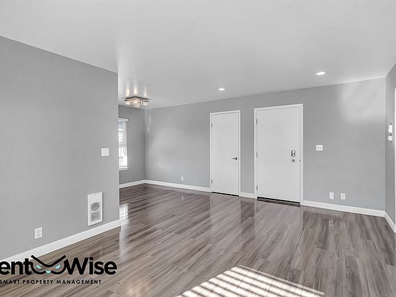 5th image of 430 Grand Blvd APT 6