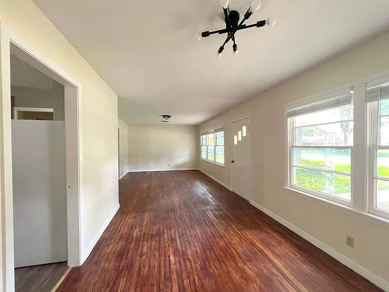 2206 Nancy Lou St — Photo 11