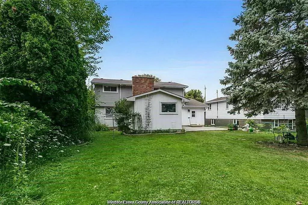 4 bed, 2.5 bath, $3,200 — Photo 3