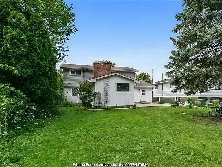 6711 Riverside Dr E — Photo 3