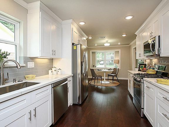 3rd image of 2515 Parana Dr