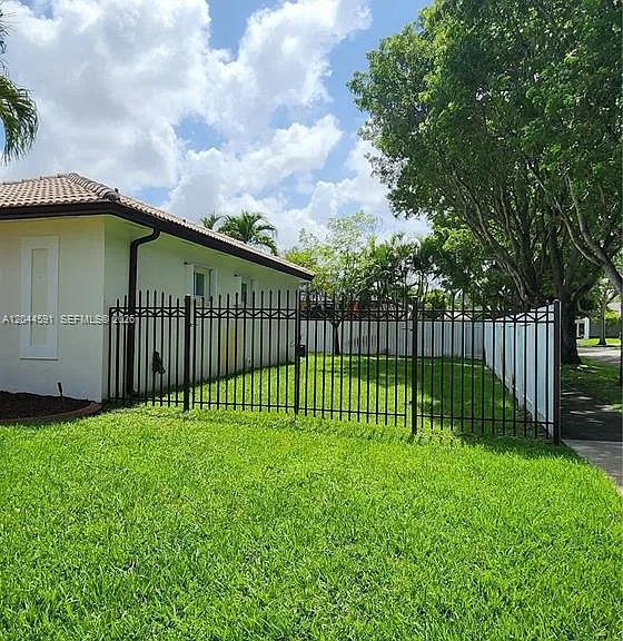 16507 NW 91st Ave — Photo 32