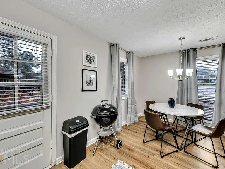 210 Booth Rd SW #B — Photo 13