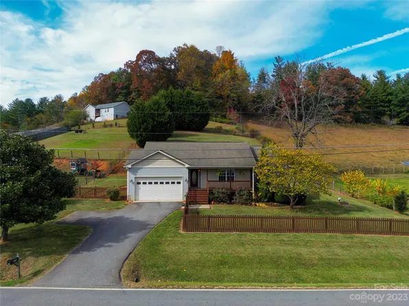 138 Turkey Creek Rd, Leicester, NC 28748