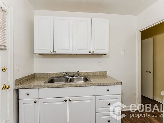 4th image of 1982 Rockledge Rd NE APT 2
