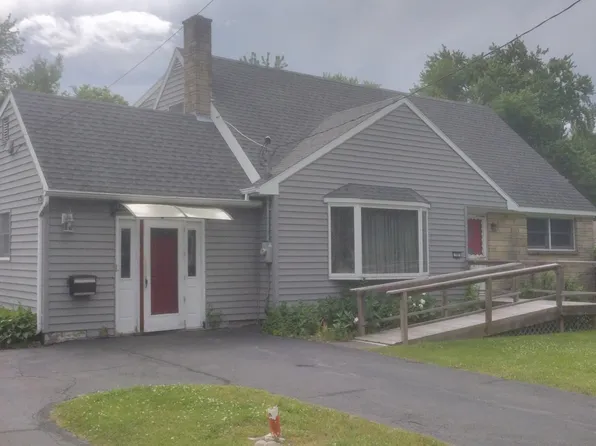 18 Rugby Road, East Greenbush, NY 12061
