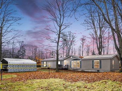 3319 N West Bay Shore Dr, Suttons Bay, MI, 49682