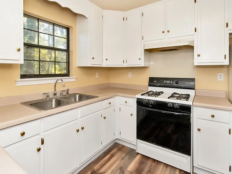 3057 Brookline Dr W — Photo 19