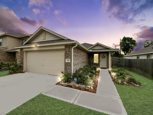 332 Riverwood Village Ln, Sealy, TX 77474
