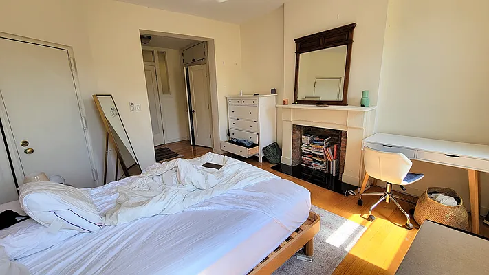 Rented by New York Dwellings LLC | media 26