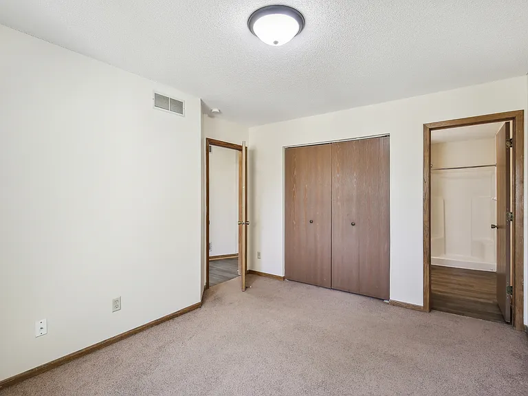 13304 Parkwood Dr #104 — Photo 10