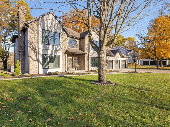 3rd image of 3466 Fox Chase Dr