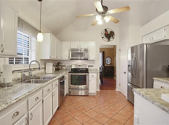 3rd image of 2297 Country Club Dr