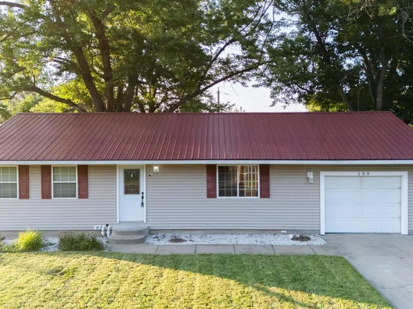 109 W Bittersweet Rd, Washington, IL 61571