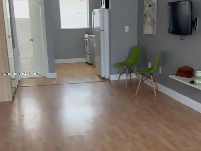 1611 West Ave #10 — Photo 6