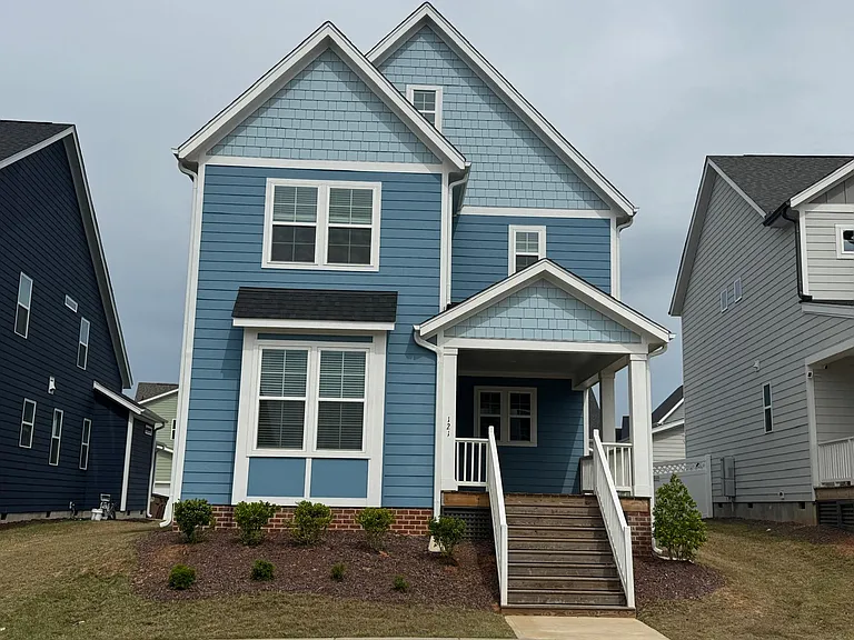 121 Broadwater Dr — Photo 1