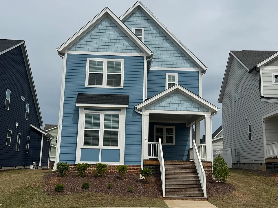 121 Broadwater Dr