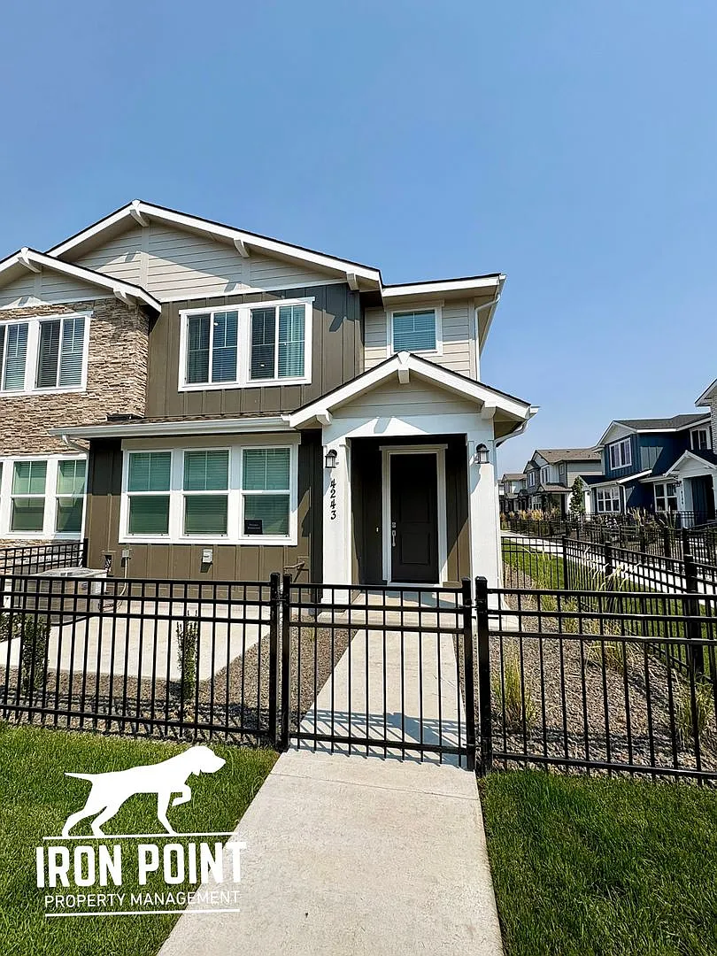 Brand-New 4 Bed + Loft Home in Eagle! — Photo 2
