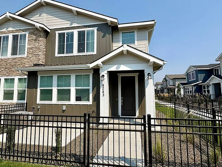 4243 W Flint Dr — Photo 2