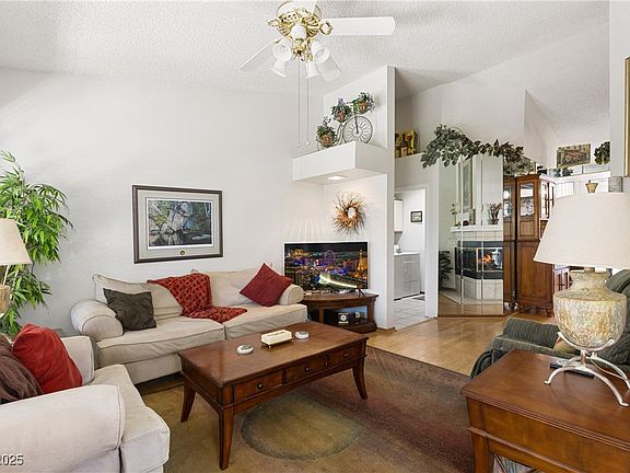 4th image of 5709 Colwood Ln