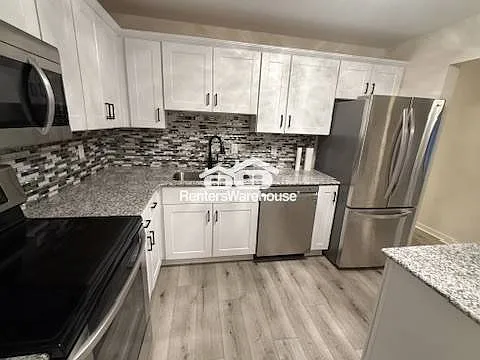 5607 Green Circle Dr #200 — Photo 3