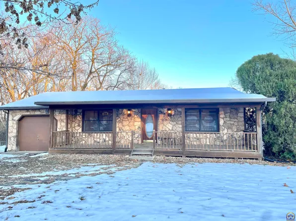 4740 NE Widigan Rd, Topeka, KS 66617