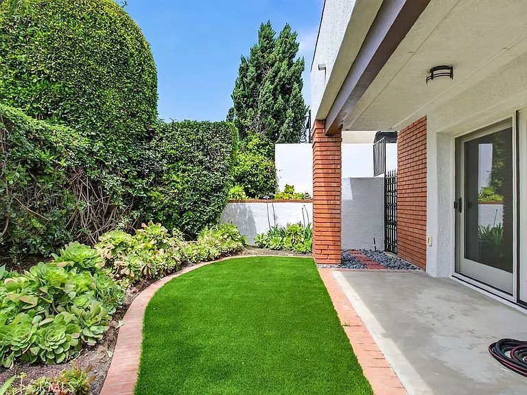 720 Emerald Bay — Photo 42