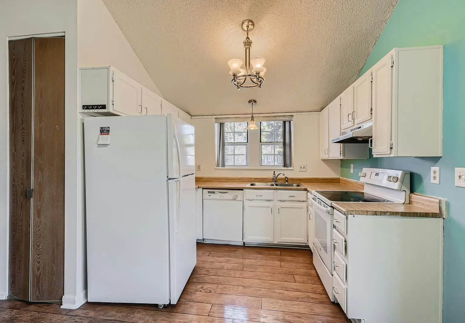 16955 East Piedmont Drive, Unit A — Photo 2
