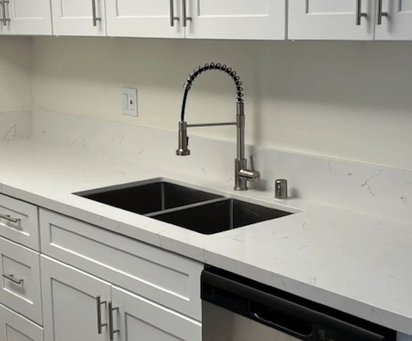 Casa Pacifica Senior Apartment Homes — Photo 3