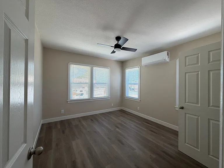 1225 Pine St — Photo 7