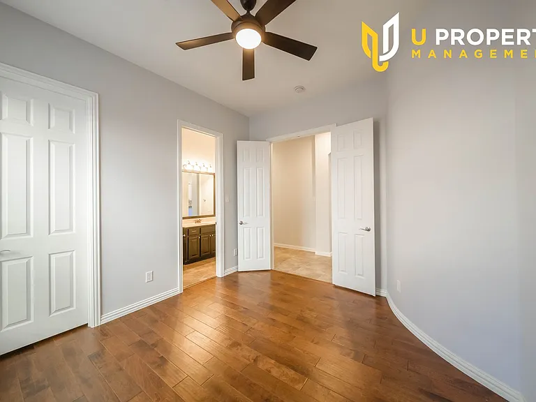 1810 Port Isabel Dr — Photo 18