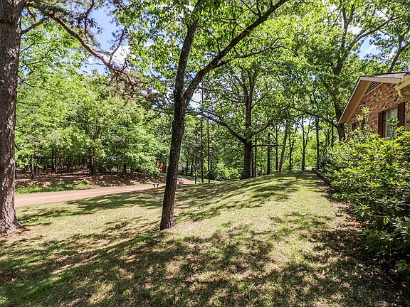 3rd image of 240 Saint Andrews Cir