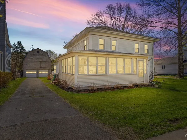 31 State St, Tully, NY 13159