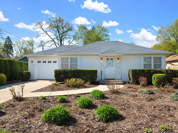 28W725 Main St, Warrenville, IL 60555