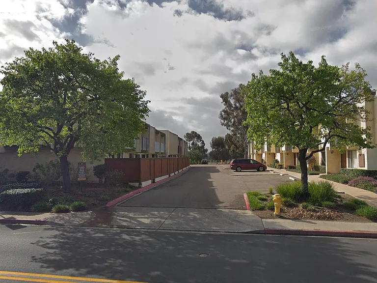 9415 Gold Coast Dr — Photo 2