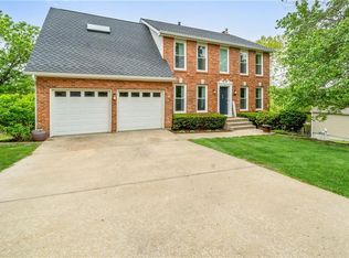 5014 Summit St, Shawnee, KS 66216