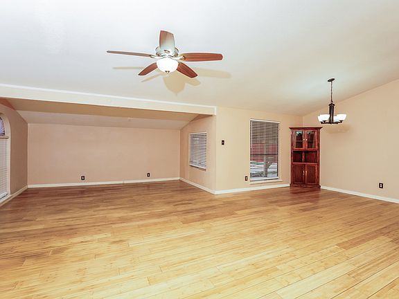 5th image of 1714 Hastings Ct