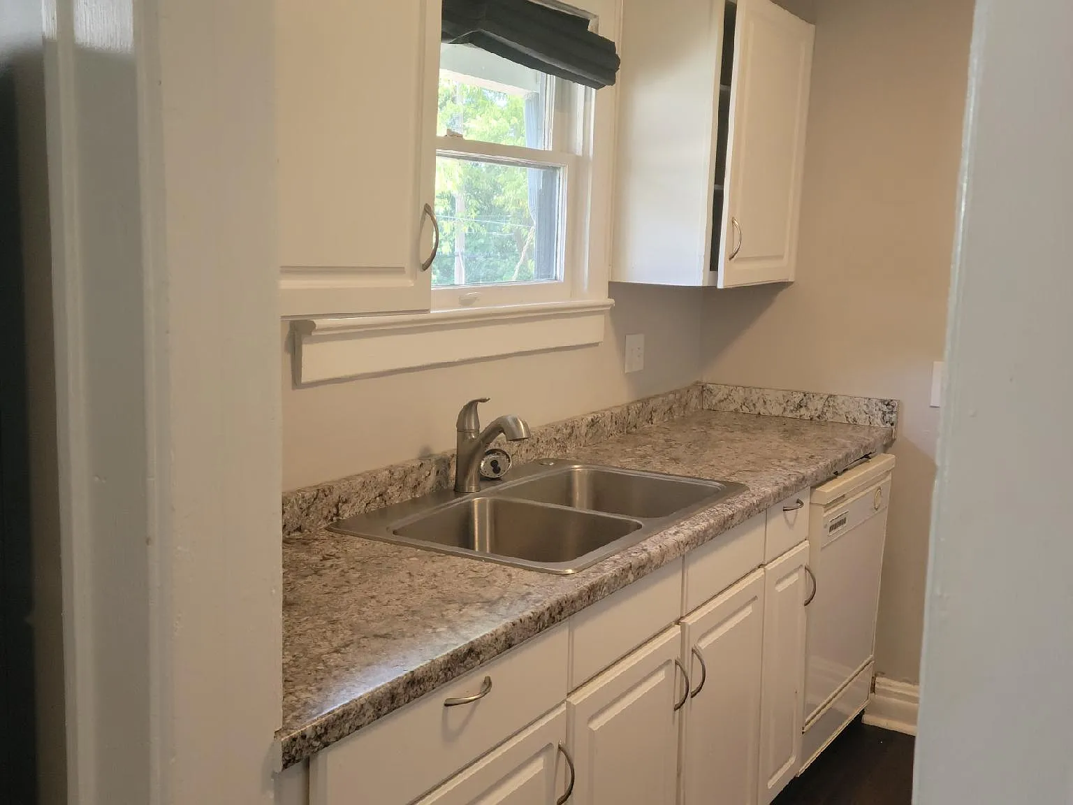 2 bed, 844 sqft, $1,060 — Photo 4
