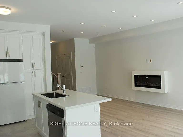 107 Schmeltzer Cres — Photo 8