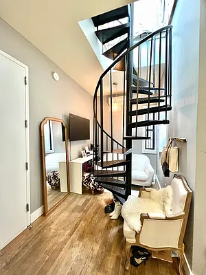 Rented by Safdie Realty Group | media 16