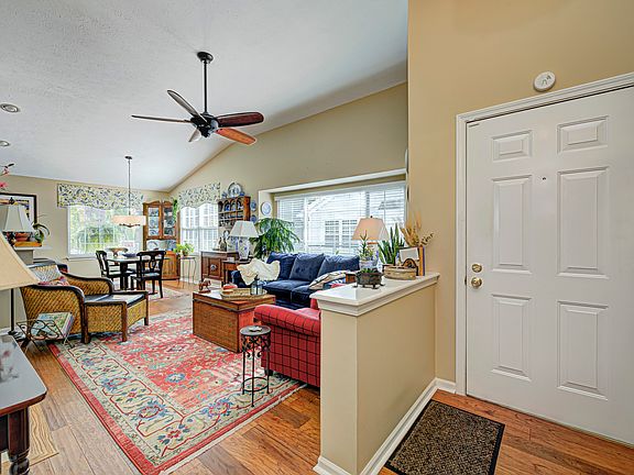 2nd image of 1119 Viburnum Dr