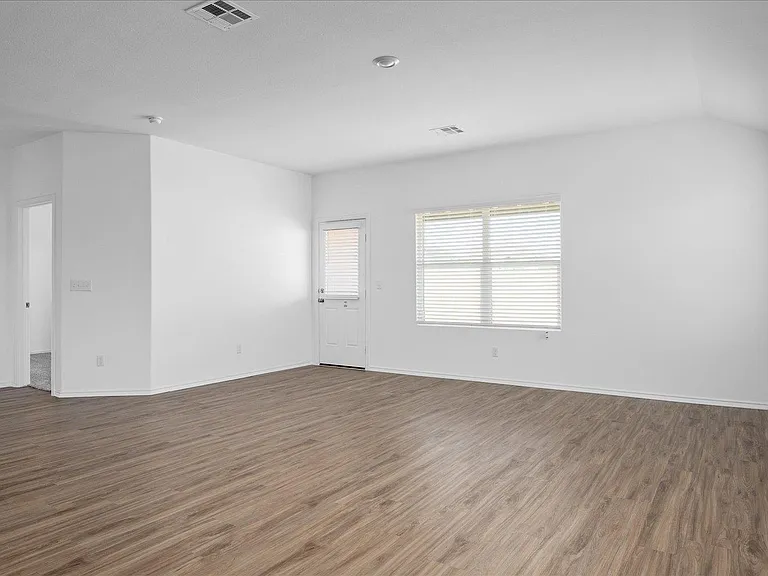 104 Vintage Dr — Photo 17