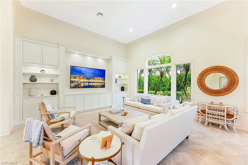 4 bed, 4.5 bath, 4534 sqft, $20,000 — Photo 2