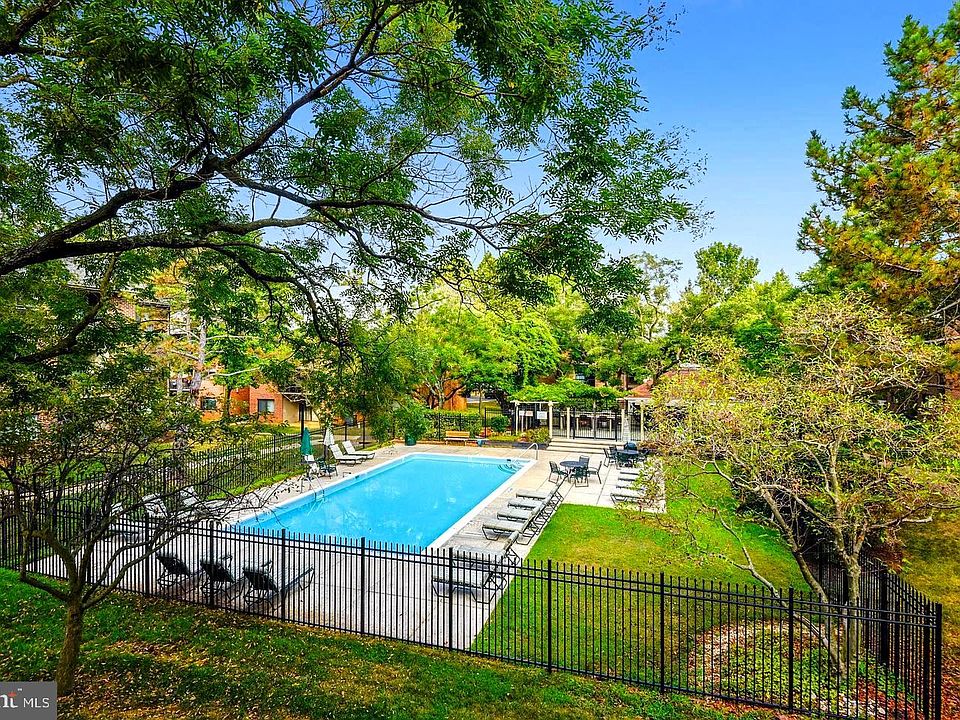 1st image of 304G Hilltop Ct